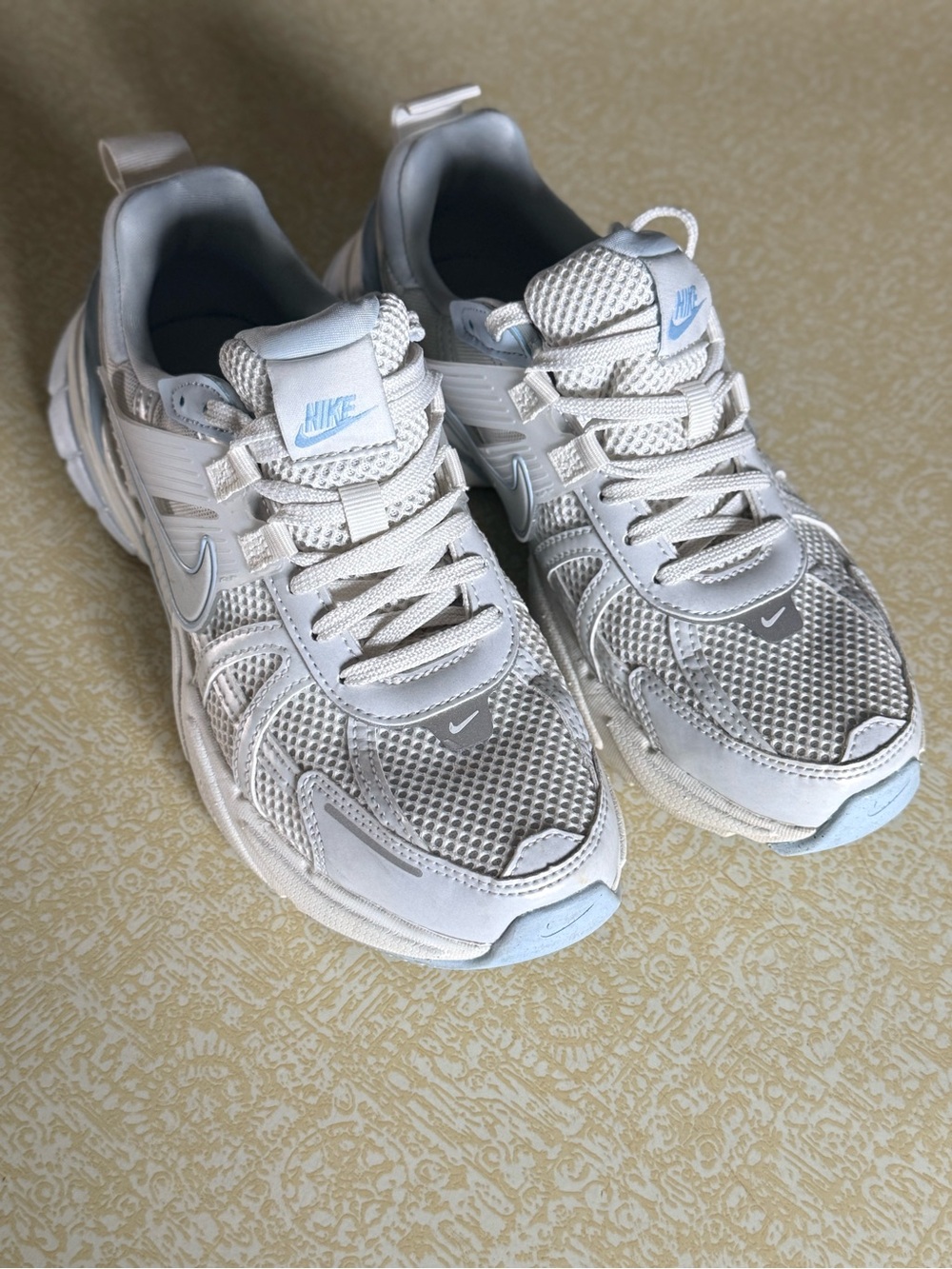Nike Women’s White & Light Blue Mesh Runner - Picture 3 of 5